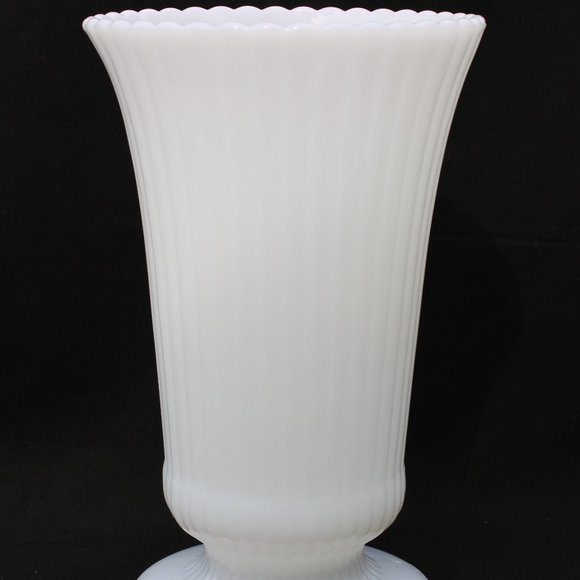 Milk Glass Flower Vase - Picture 1 of 3